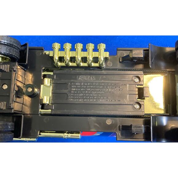 NEW 1997 Fina Limited Edition Gold Tanker Truck 18 Wheeler Equity Market 1/32 - Picture 10 of 12